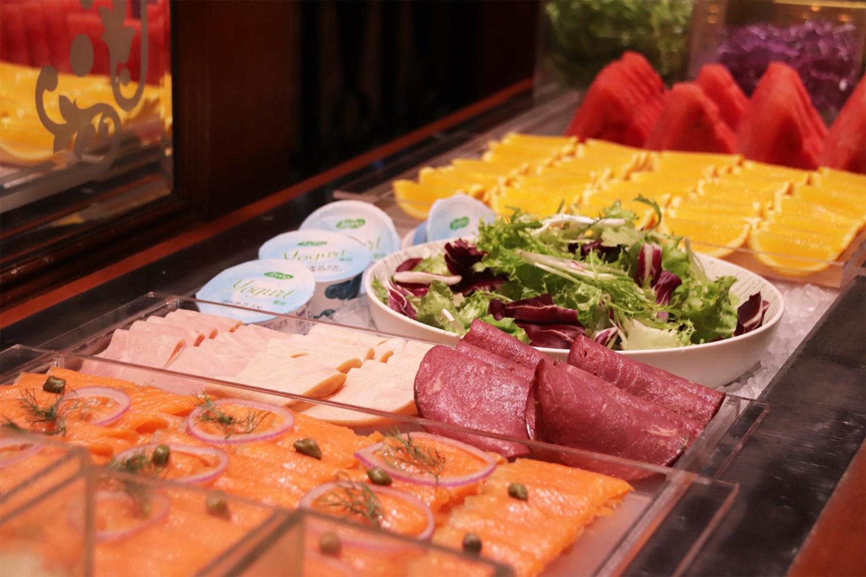 The Landis Taipei Exterior foto A salad bar