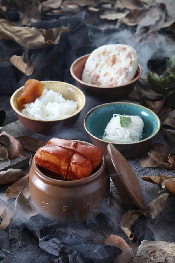 The Landis Taipei Exterior foto A selection of Laotian dishes